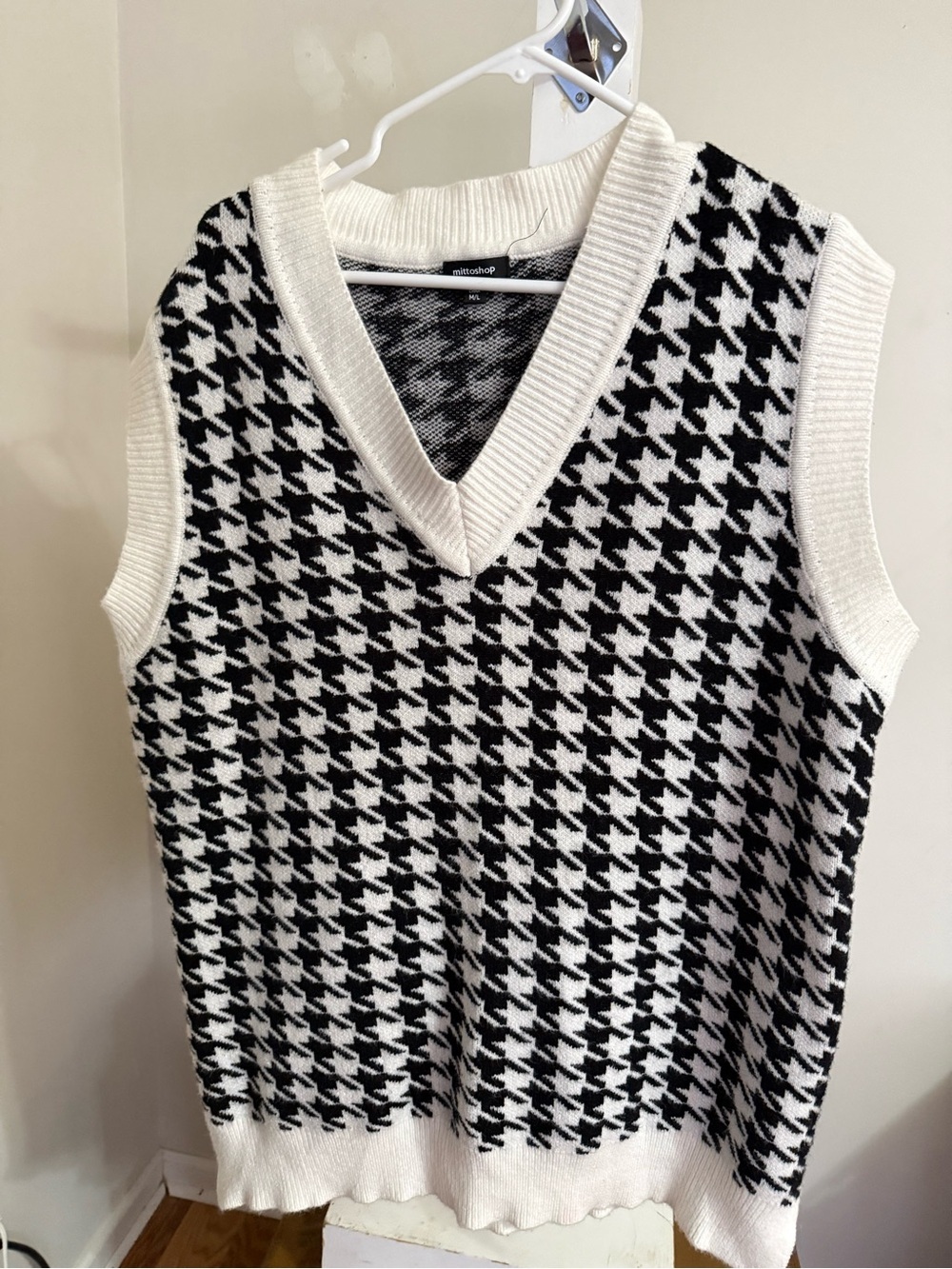 Mittoshop Houndstooth Sweater Vest